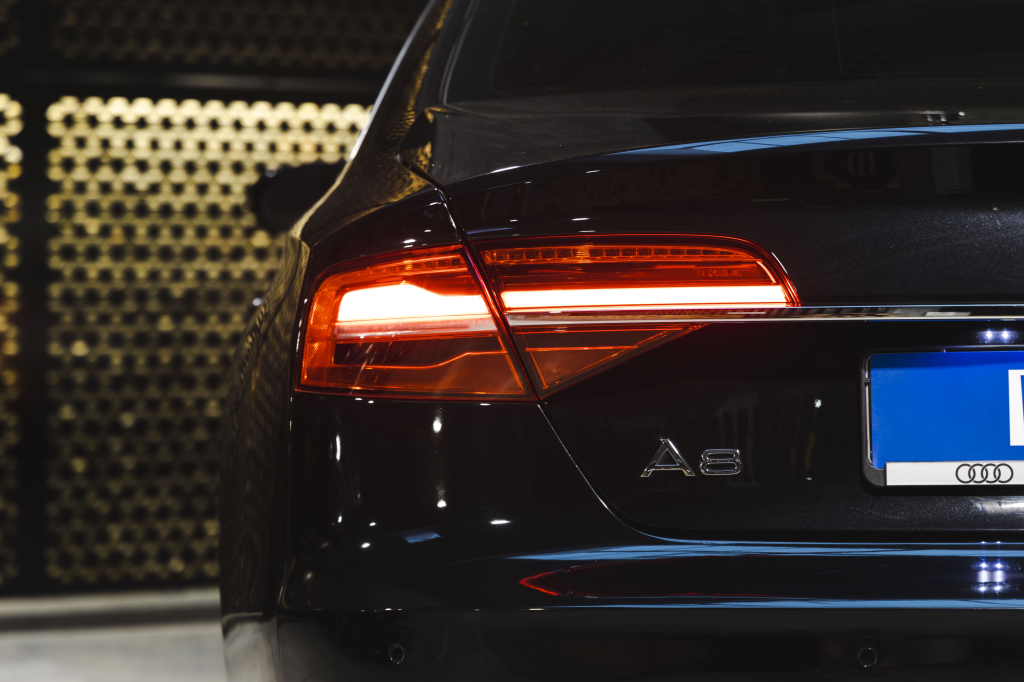 Audi A8 2015 фото 10