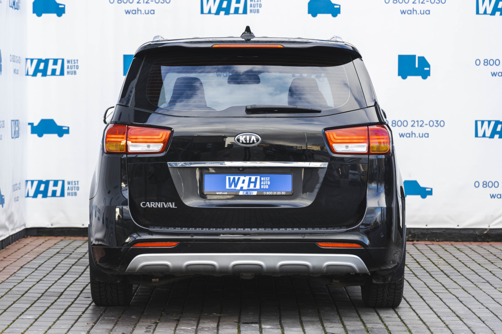 Kia Carnival 2015 фото 8