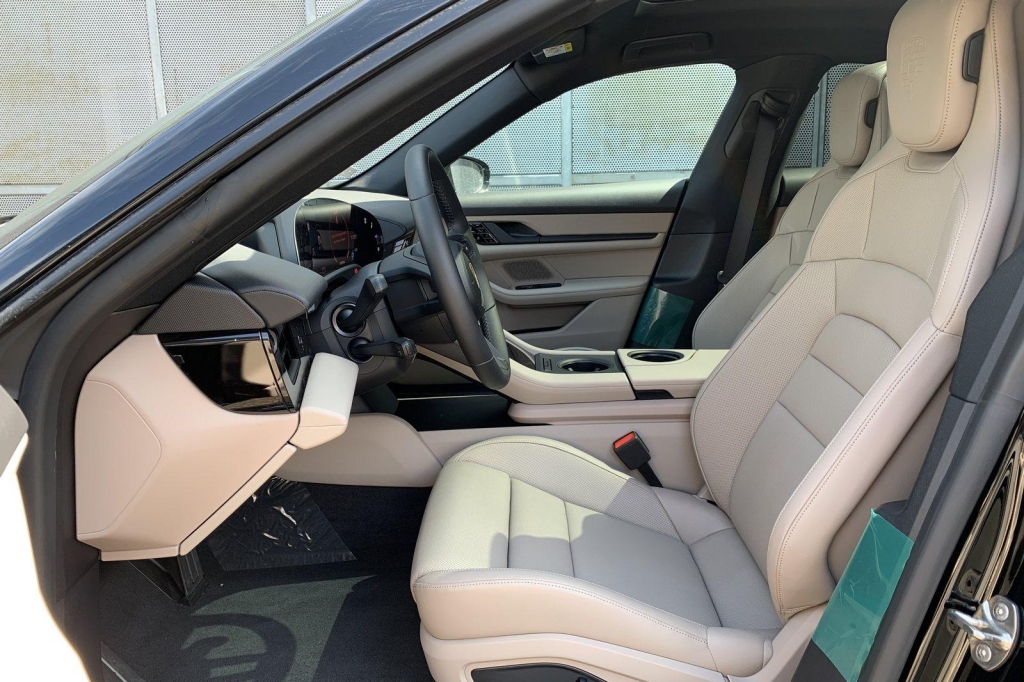 Porsche Taycan 2021 photo 4