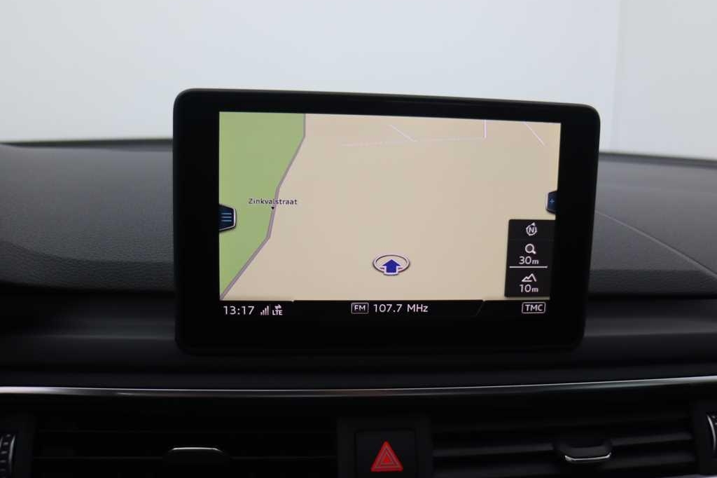 Audi A4 Avant 2017 photo 2