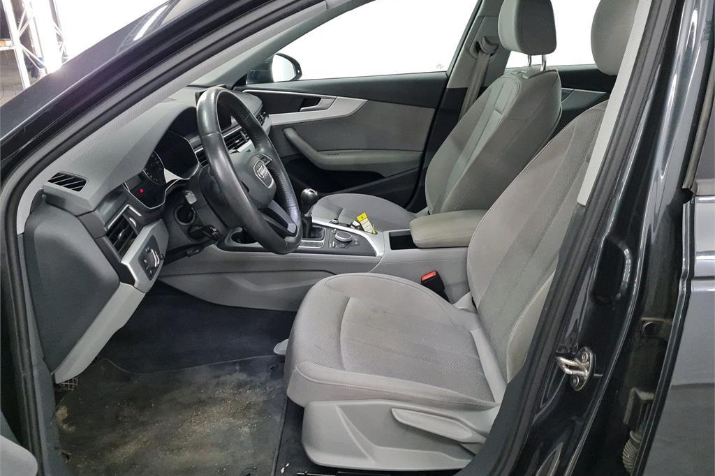 Audi A4 Avant 2017 фото 6