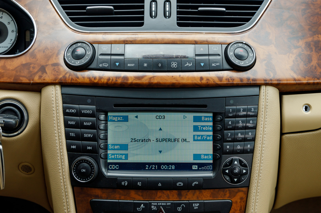 Mercedes-Benz CLS 500 2005 фото 4