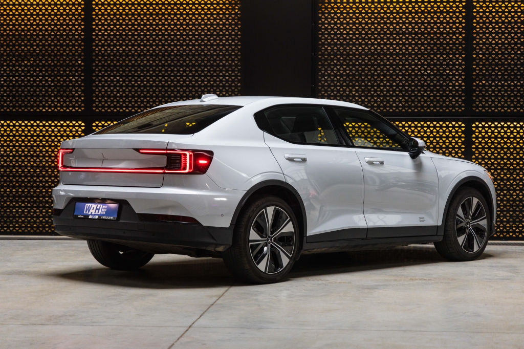 Polestar 2 2022 фото 7