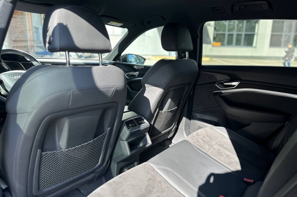Audi e-tron 71 kWh  Quattro S-Line  2021 photo 15
