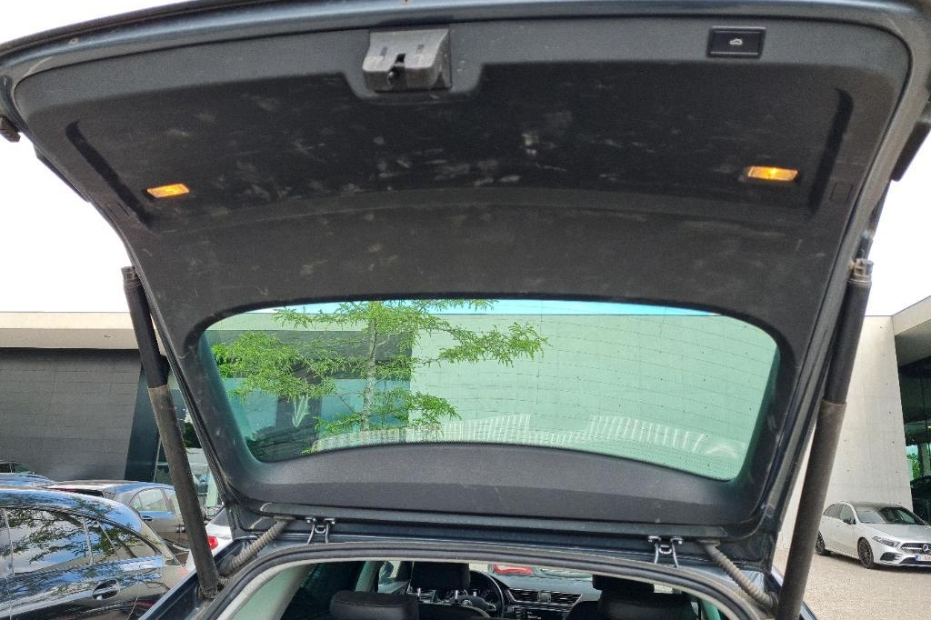 Skoda Superb Combi 2017 photo 59