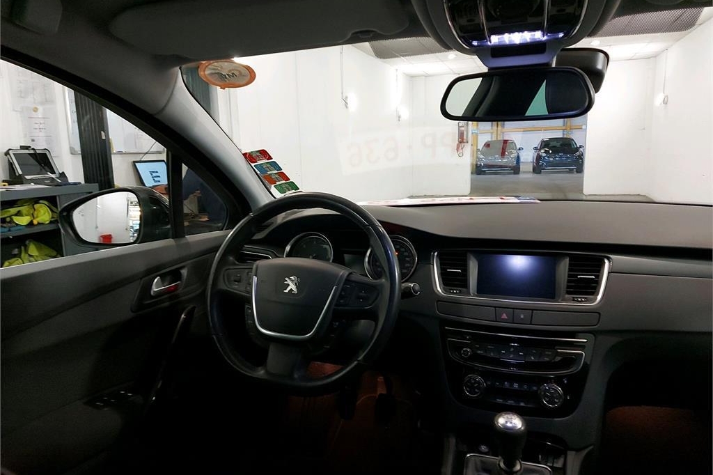 Peugeot 508 SW 2016 фото 5