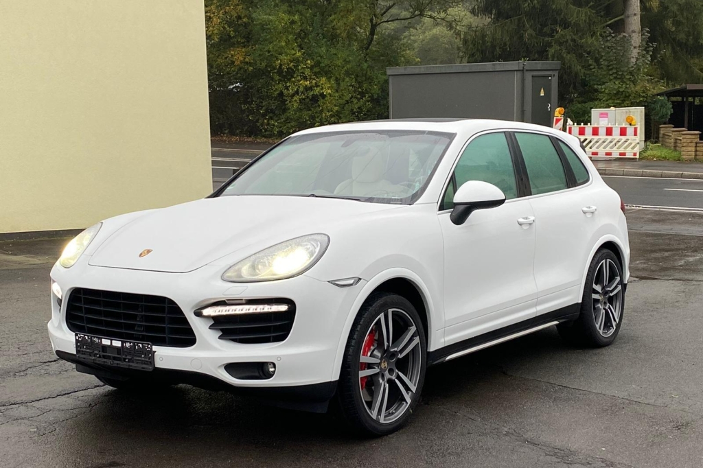 Porsche Cayenne Turbo 2016 фото 4
