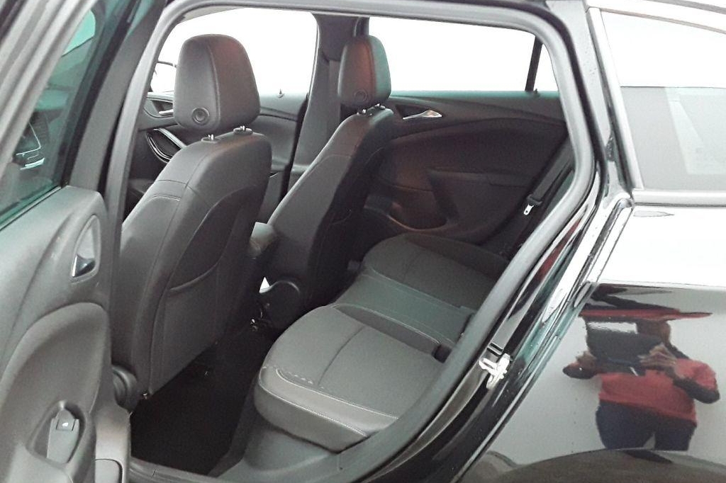 Opel Astra Sports Tourer 2017 фото 6