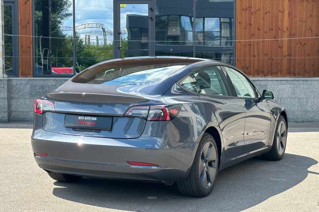 Tesla Model 3 2023 photo 6