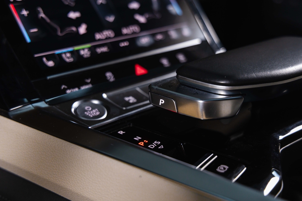 Audi e-tron 55 quattro 2019 фото 28