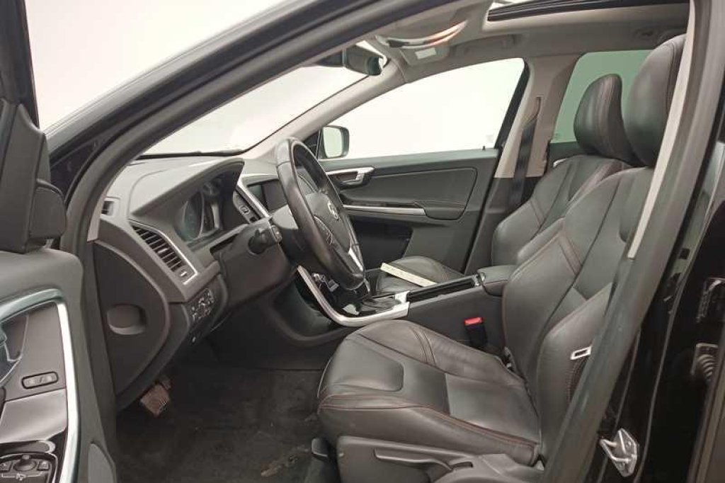 Volvo XC60 2017 photo 1