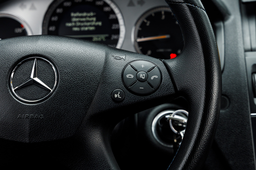 Mercedes-Benz C 220 Avantgarde 2008 photo 22