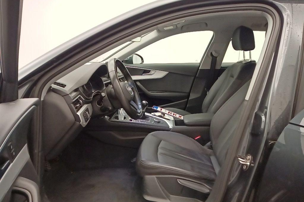 Audi A4 Avant 2017 photo 1