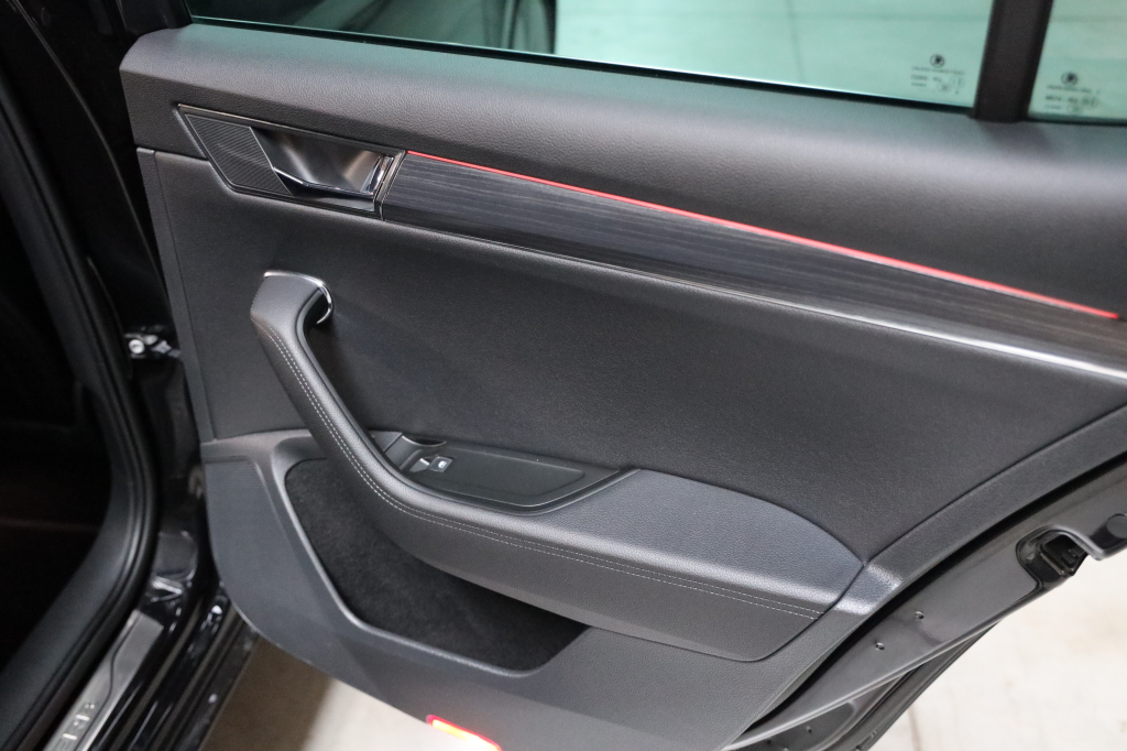 Skoda Superb 2022 фото 8