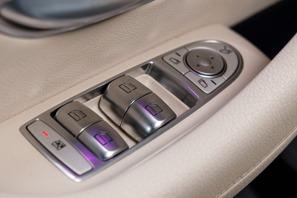 Mercedes-Benz E 200 4Matic AMG Line фото 26