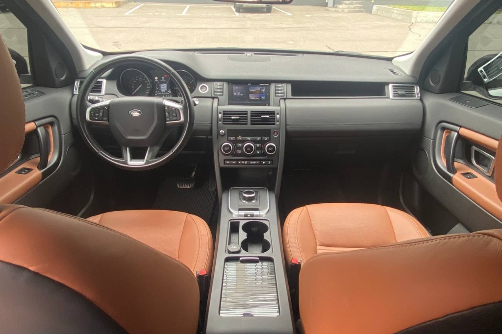 Land Rover Discovery Sport 2017 фото 15