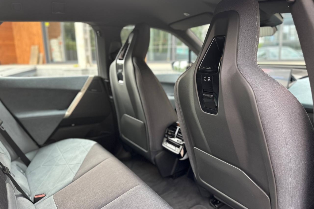 BMW iX 2021 photo 17