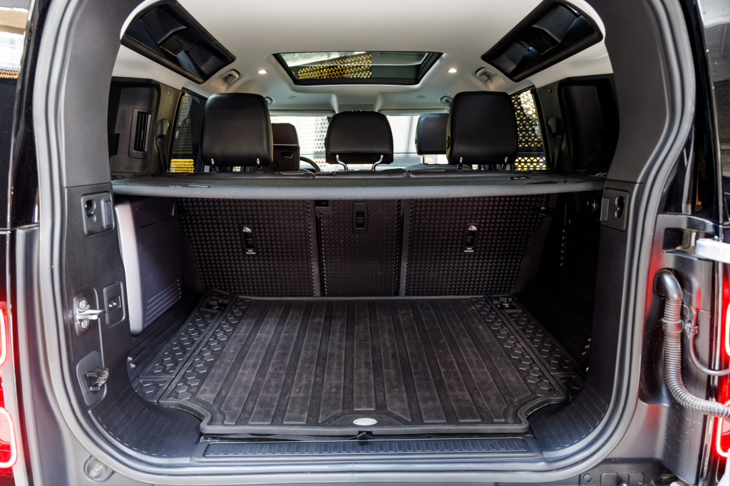 Land Rover Defender First Edition D240 2020 photo 40