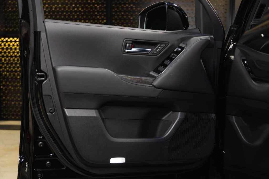 Toyota Land Cruiser GR 2023 фото 15