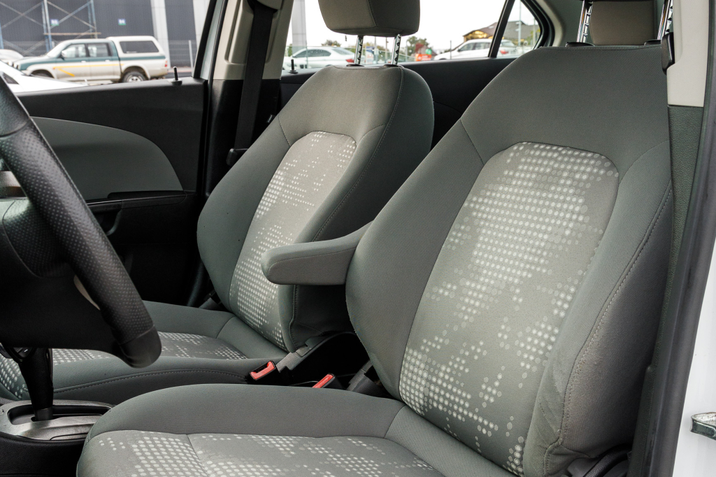 Chevrolet Sonic LS 2013 фото 12