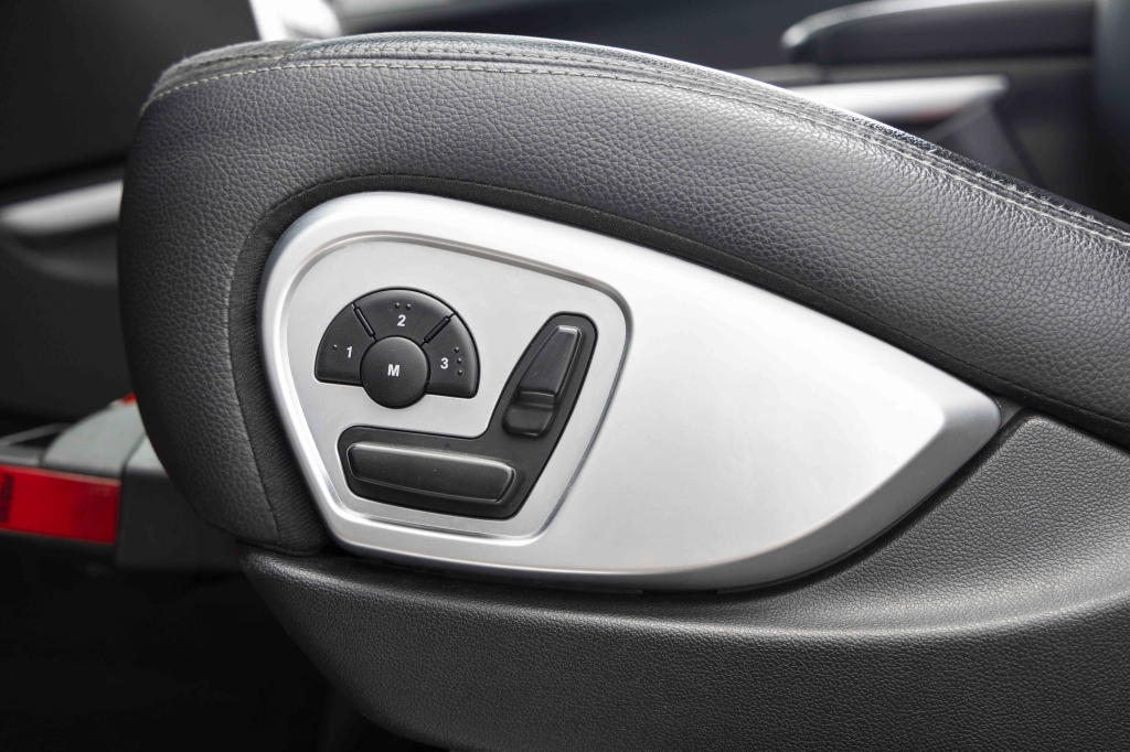 Mercedes-Benz M-Class ML500 W164 2006 photo 38