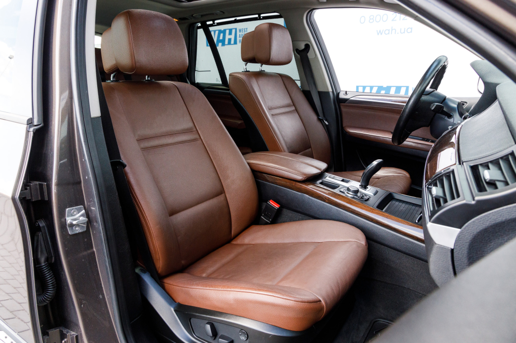 BMW X5 xDrive 35і 2011 фото 16