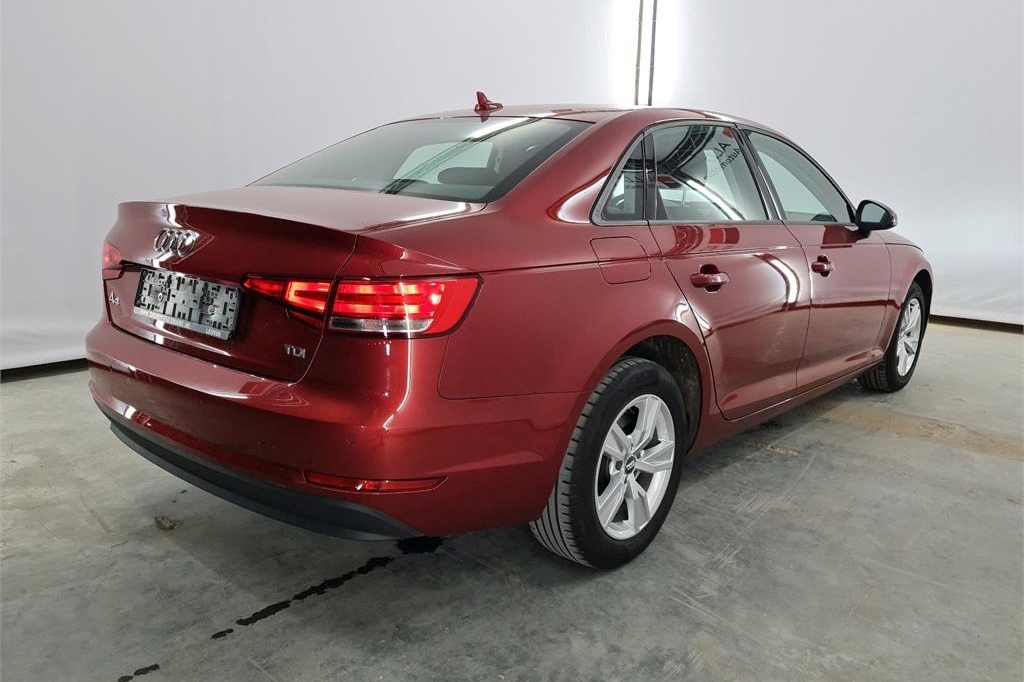 Audi A4 2017 фото 3