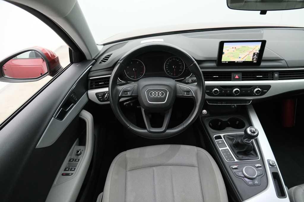 Audi A4 2017 фото 3