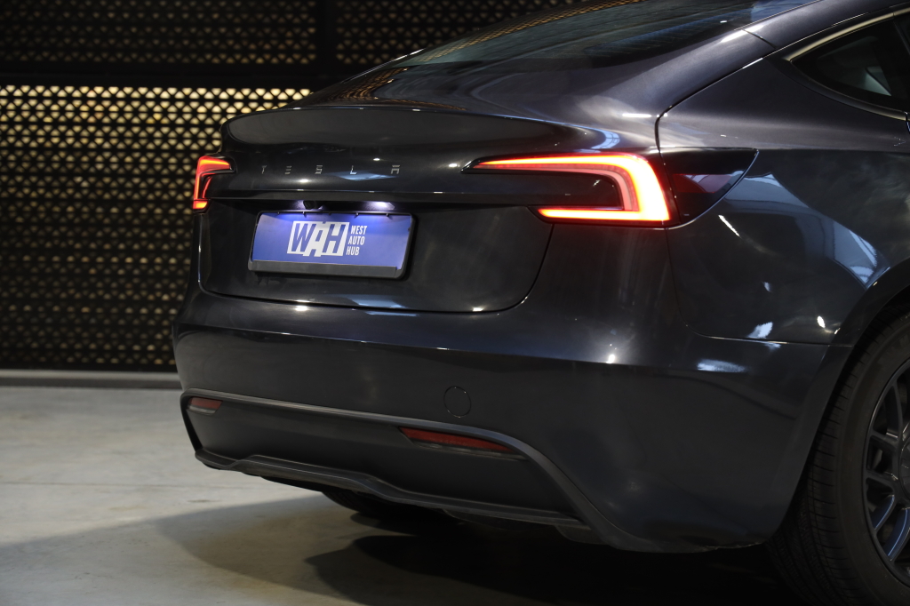 Tesla Model 3 2025 photo 9