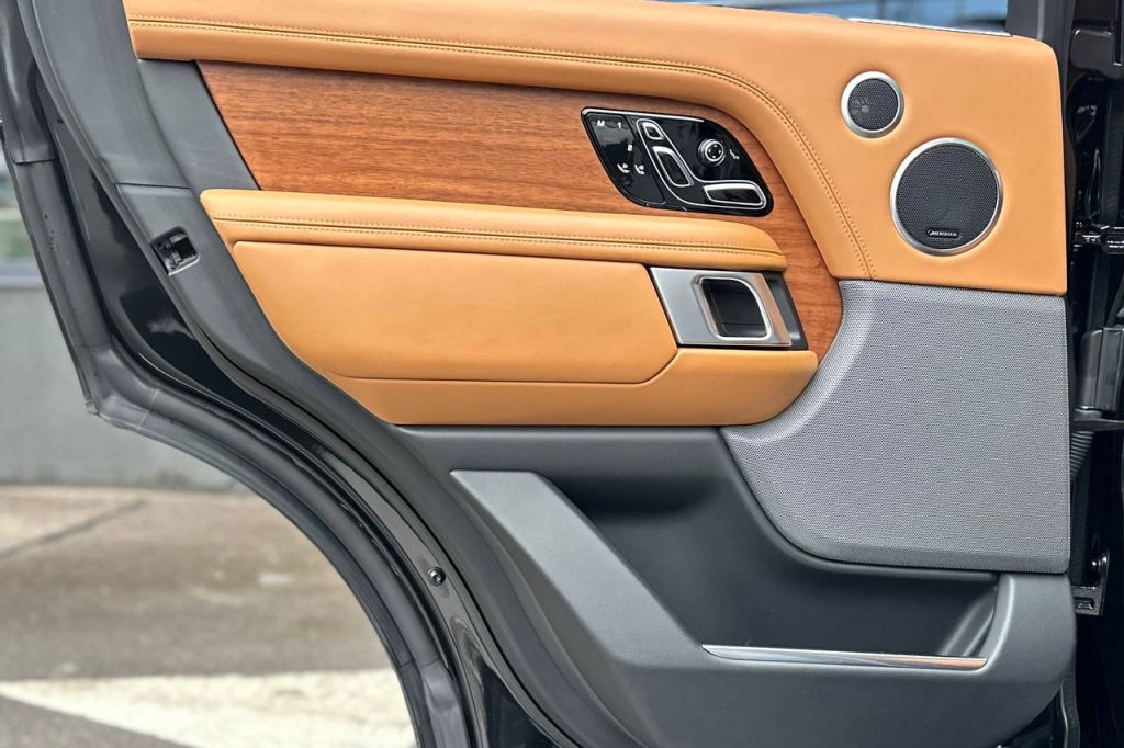 Land Rover Range Rover Autobiography 2018 фото 16