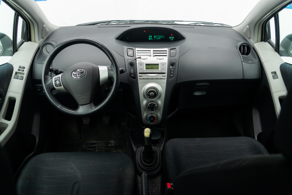 Toyota Yaris 2006 photo 15