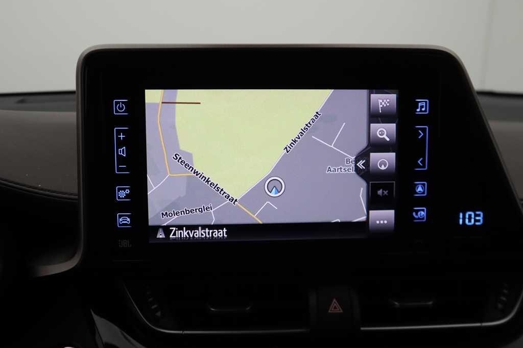 Toyota C-HR 2017 фото 5