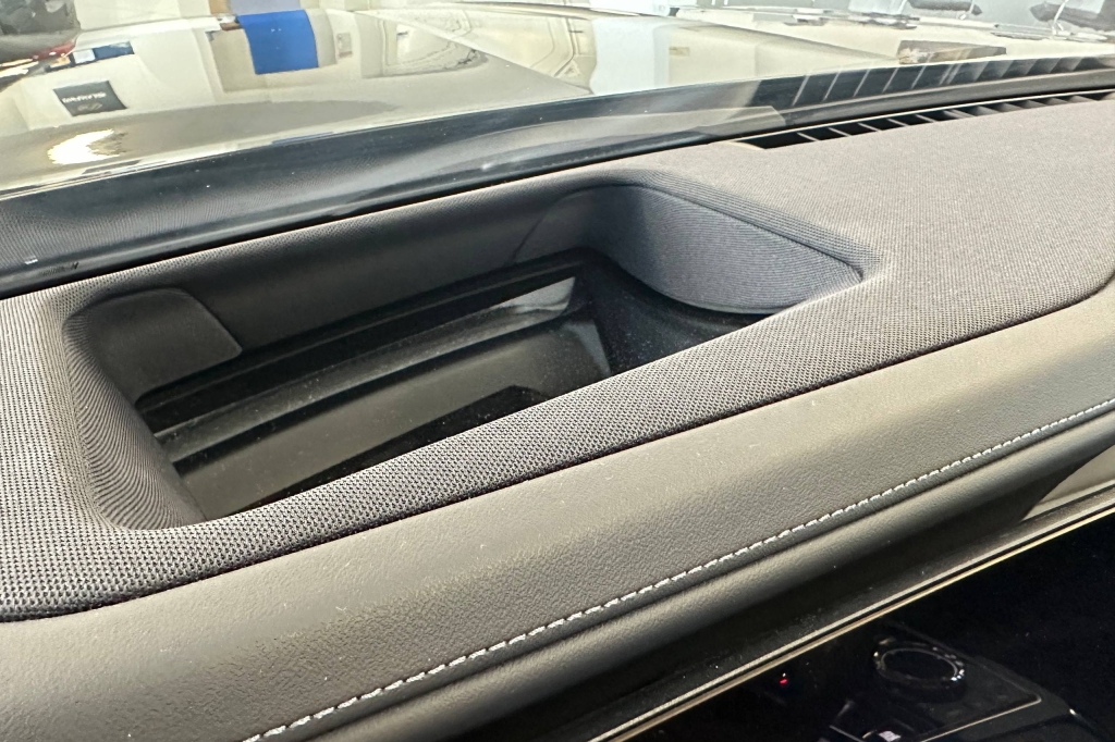 BMW 7 Series 760e  2023 photo 10