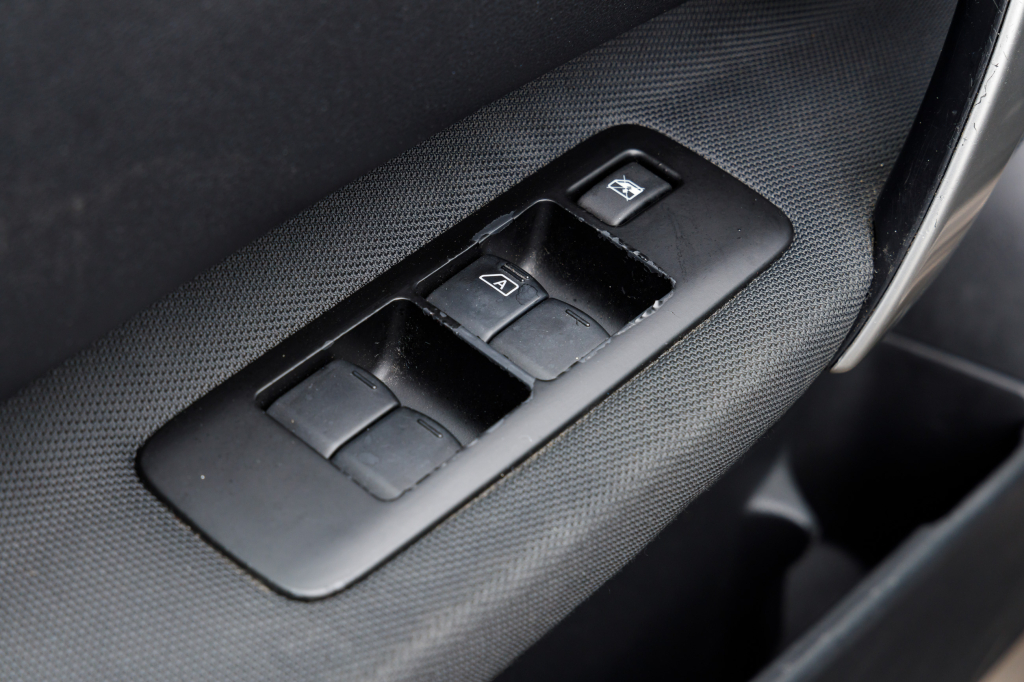 Nissan Qashqai+2 2009 фото 13