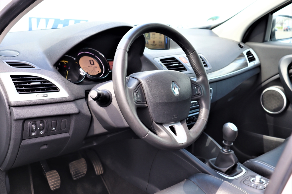 Renault Megane 2011 photo 6