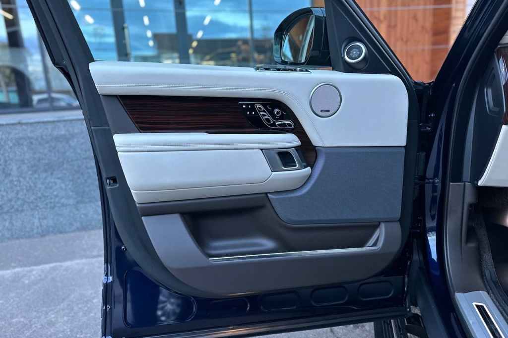 Land Rover Range Rover Autobiography 2020 фото 9