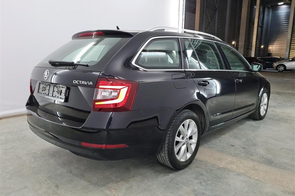 Skoda Octavia Combi 2018 photo 2