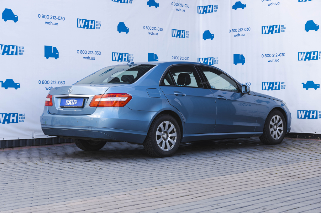 Mercedes-Benz E-Class 2010 фото 9