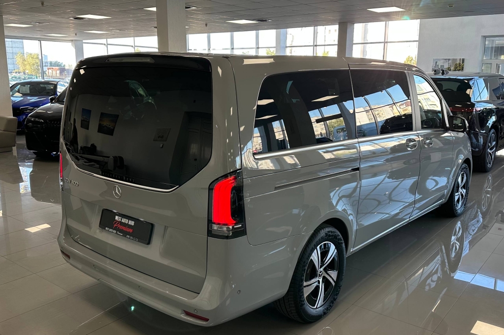 Mercedes-Benz EQV Long 2025 фото 5