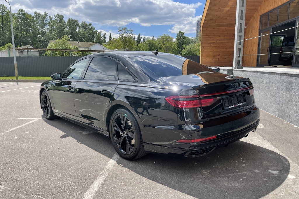 Audi A8 Long Black Stile 2020 фото 2