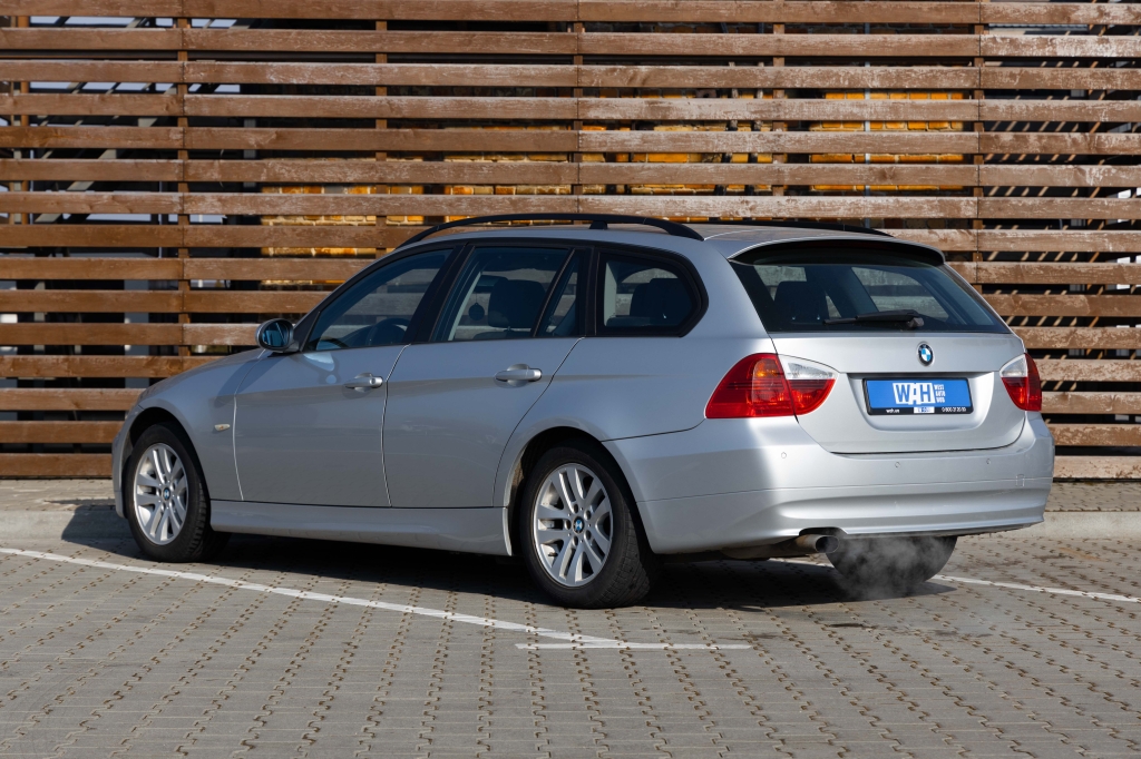 BMW 3 Series 2005 photo 9