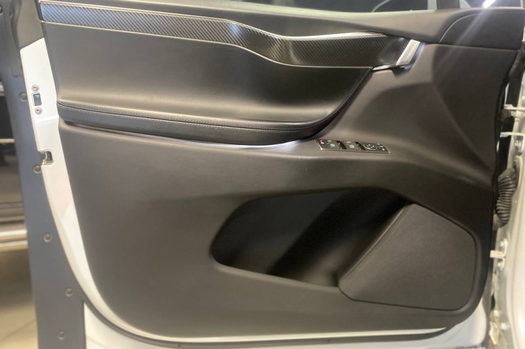 Tesla Model X 90D 2016 photo 6