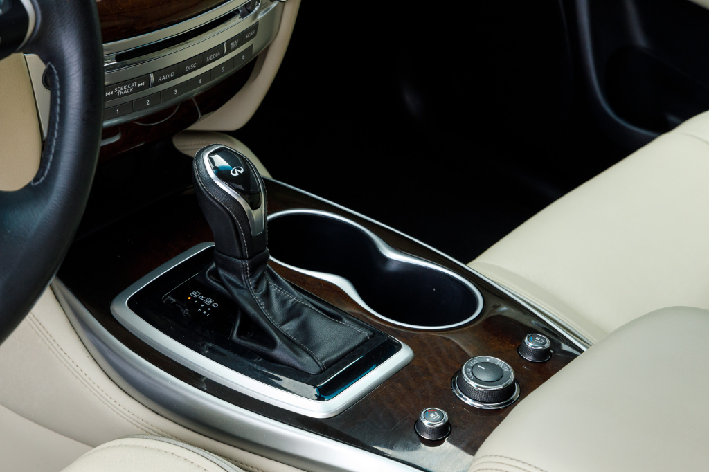 Infiniti QX60 HYBRID 2017 фото 27