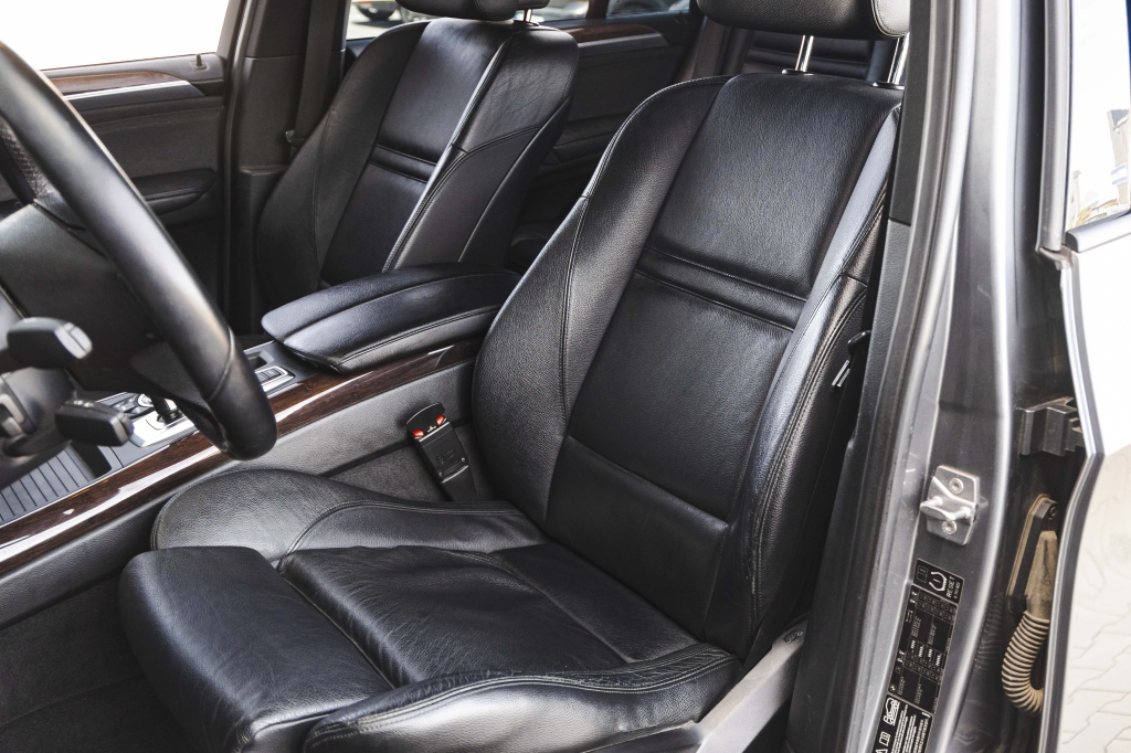 BMW X5 2010 фото 16