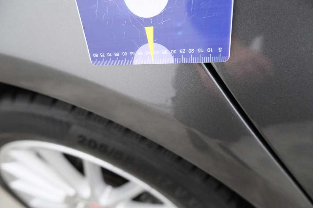 Jaguar XE 2015 фото 12