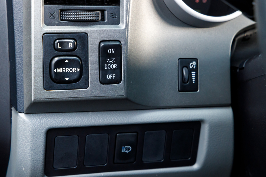 Toyota Sequoia 5.7 Dual VVT 2016 photo 7