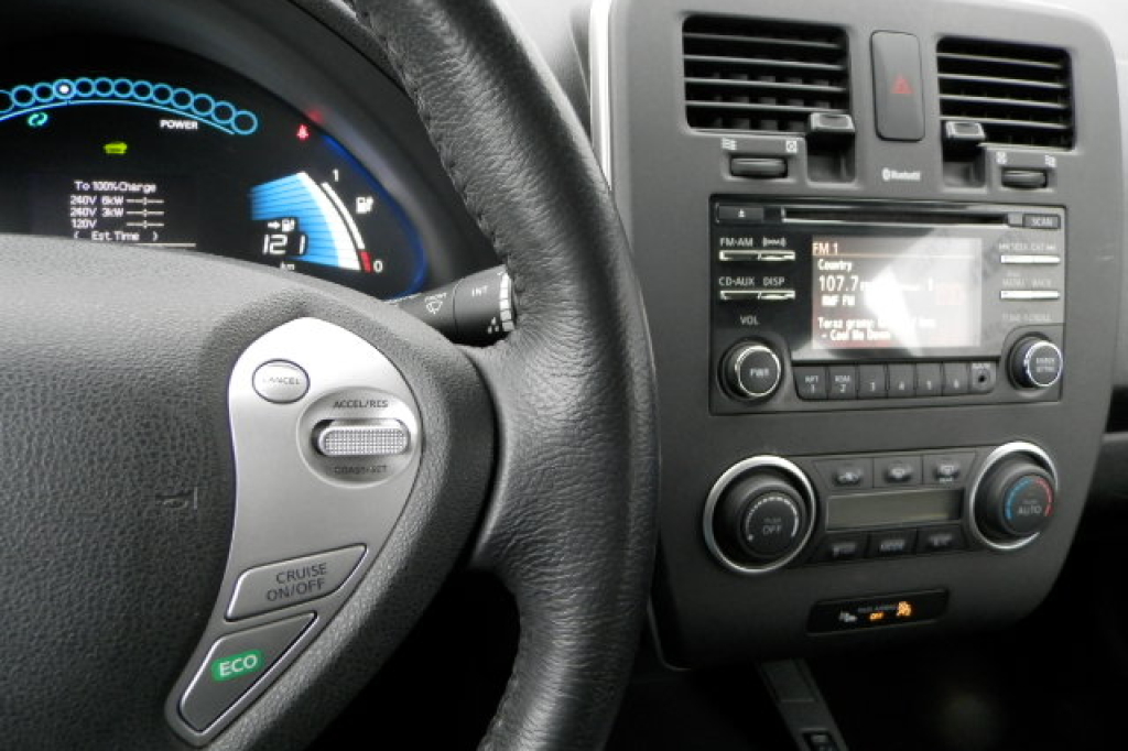 Nissan Leaf S 2014 фото 11