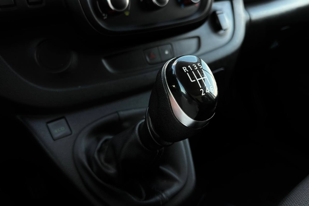 Renault Trafic 2020 фото 14