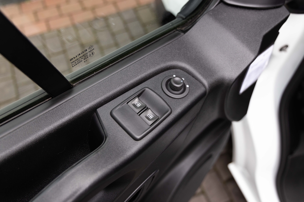 Renault Trafic 2019 фото 13