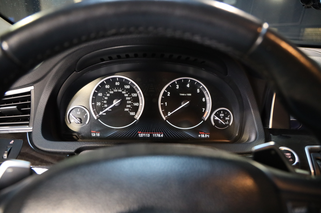 BMW 5 Series GT 2015 фото 26